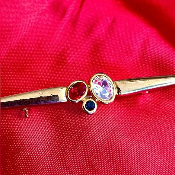 Gold Brooch - Picture 3 of 5